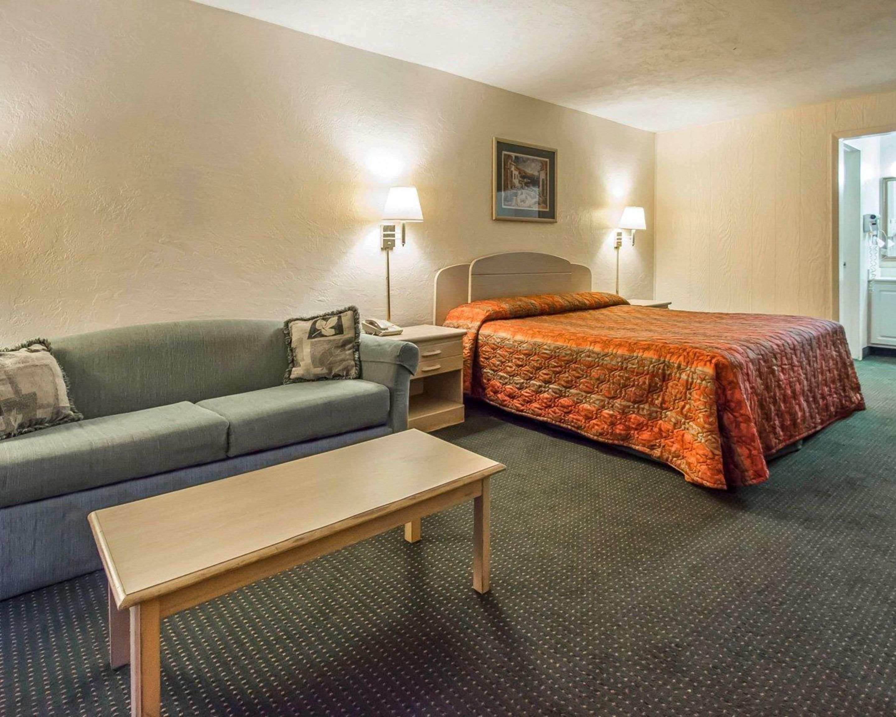 Rodeway Inn Gainesville - University Area מראה חיצוני תמונה